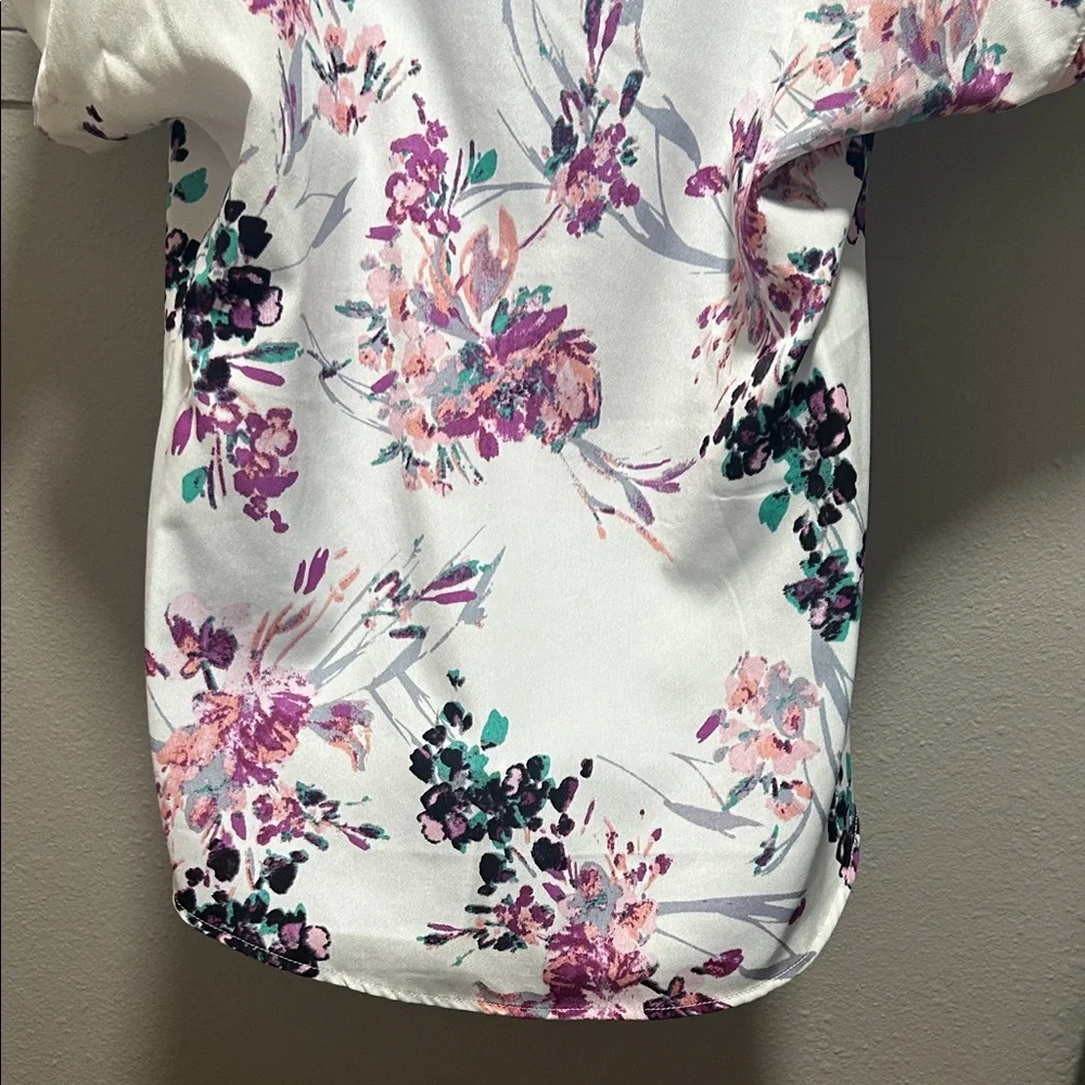 Amazon Essentials Women's Floral Blouse - Multicolor on White - Picture 5 of 8